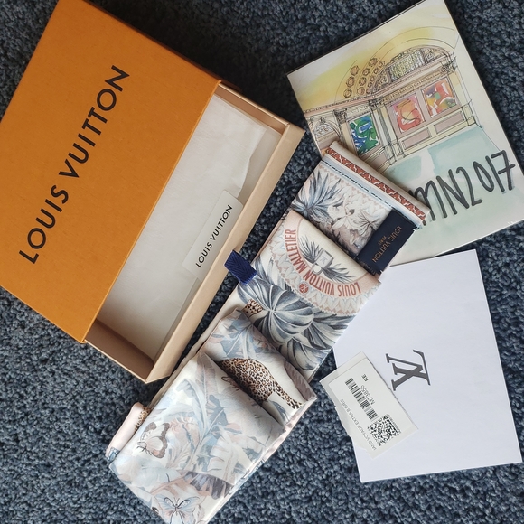 Louis Vuitton Voyage Extraordinaire Bandeau - Picture 7 of 8